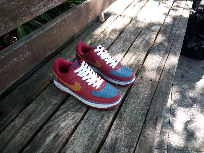 nike air force 1 avec lacet nike  blue plum red